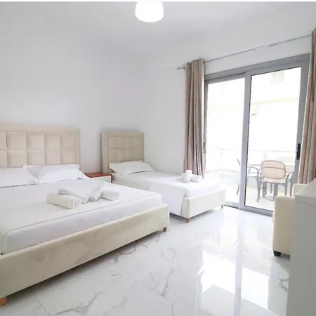 Mihali Apartmanhotel *