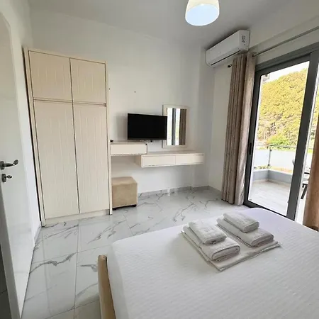 Mihali 3* Himara